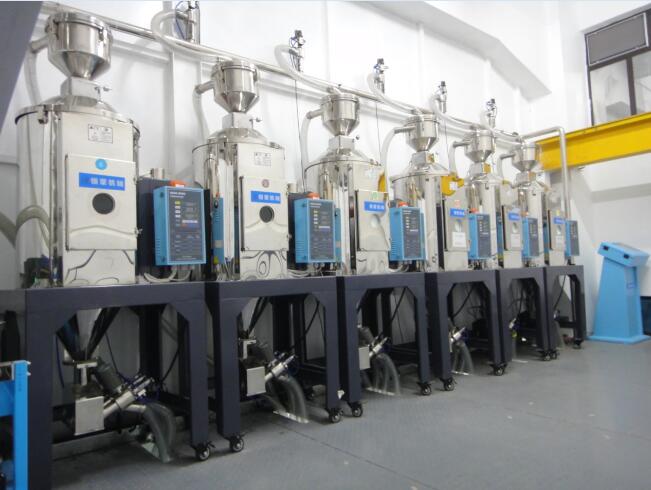 中央供料系統單機中的吸料機哪些組成的?